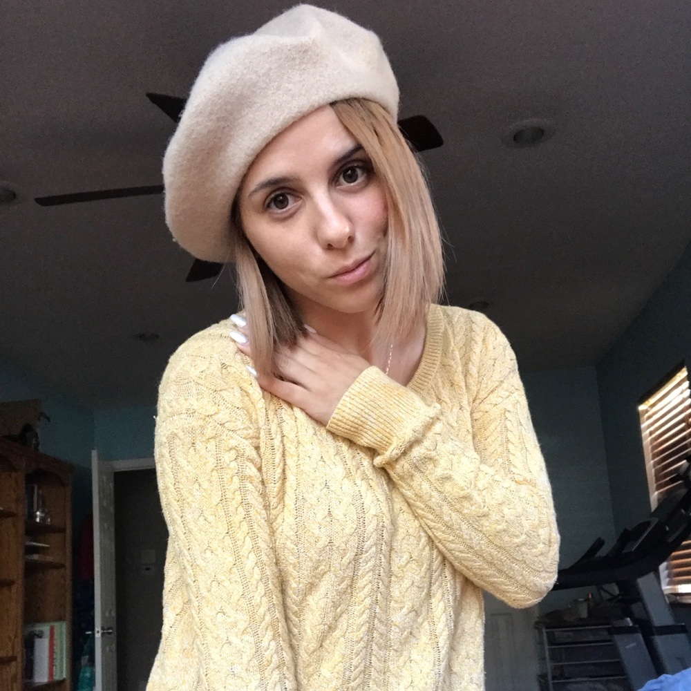 Beige winter beret Top Shop